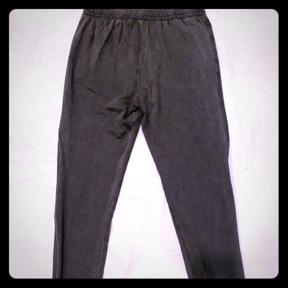 Woman’s Zara collection stretch pants size Med ❤️
